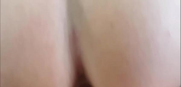 Schnäppchen Schlampe! Nylon Füße und Pussy vom Verkäufer gefickt!!!